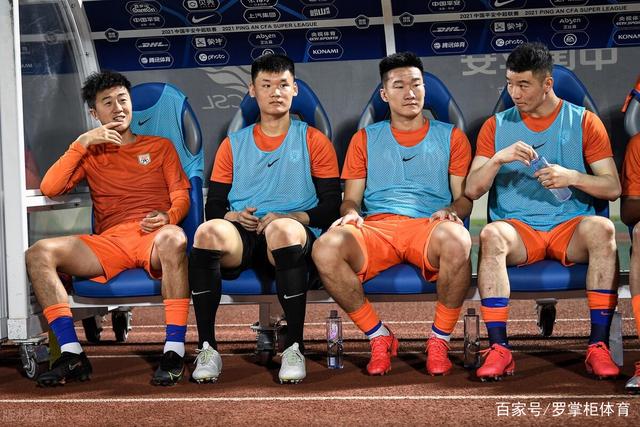 伯恩茅斯主场扩建：从11379人到欧战舞台的梦想之路！